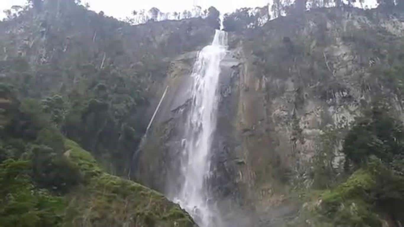 Air terjun Ponot (Copy), 1. Air Terjun Madakaripura, 2. Air Terjun Sipiso-piso, 3. Air Terjun Dua Warna, 4. Air Terjun Ponot, 5. Air Terjun Sigura-gura, 6. Air Terjun Nokan Nayan, 7. Air Terjun Tumpak Sewu, 8. Air Terjun Jarakan, 9. Air Terjun Citambur, 10. Air Terjun Moramo