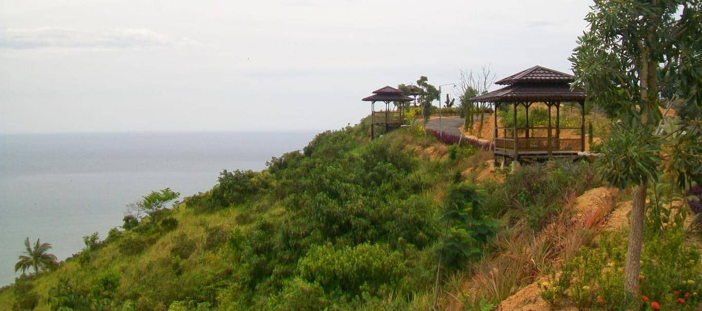 Bukit Rindu Alam (Copy), 1. Danau Biru, 2. Waduk Pajintan, 3. Air Terjun Sibohe, 4. Palm Beach, 5. Pulau Randayan, 6. Bukit Rindu Alam, 7. Sinka Island Park, 8. Vihara Tri Dharma Bumi Raya, 9. Masjid Raya Singkawang, 10. Pasar Hongkong