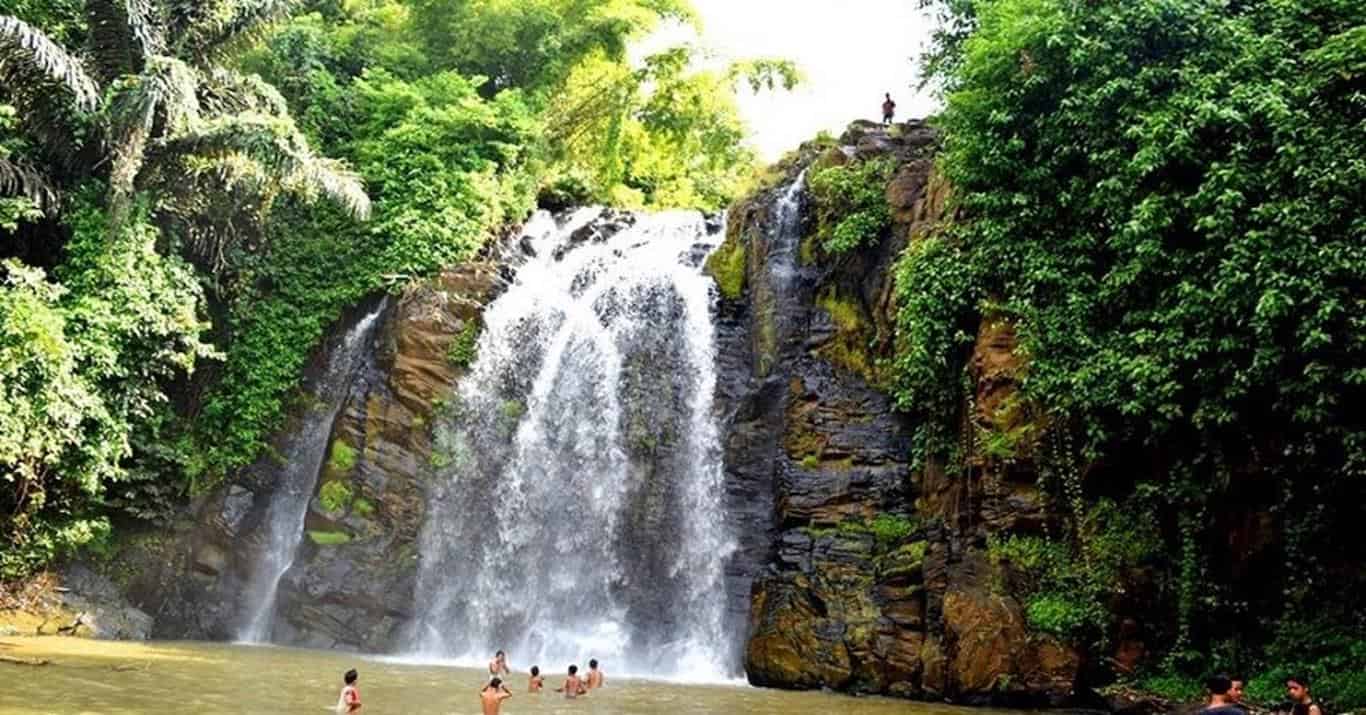 Curug Sawer (Copy), 1. Curug Putri, 2. Curug Lawang, 3. Curug Ciporolak, 4. Curug Cigumawang, 5. Curug Cihear, 6. Curug Sawer, 7. Curug Betung, 8. Curug Cikotak, 9. Curug Kembar, 10. Curug Leuwi Tomo