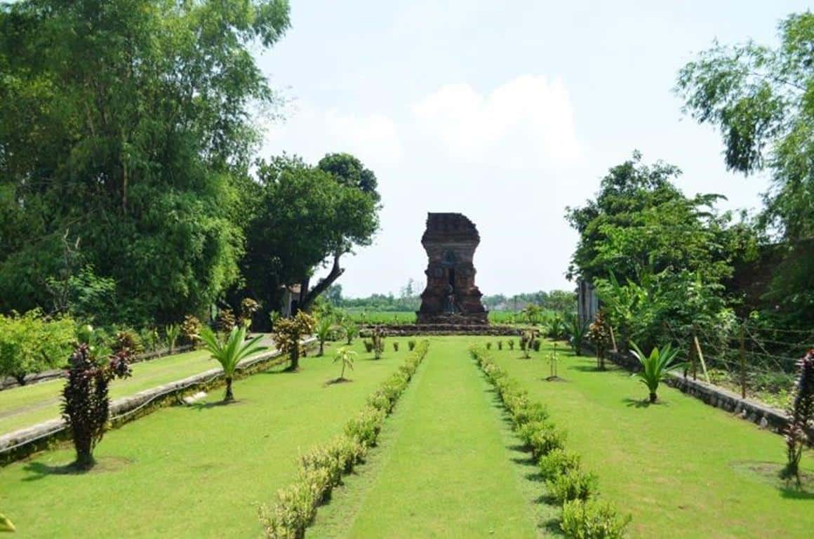 Candi Bangkal (Copy), 1. Candi Tikus, 2. Candi Jolotundo, 3. Candi Bajang Ratu, 4. Candi Kesiman, 5. Candi Jedong, 6. Candi Wringin Lawang, 7. Candi Brahu, 8. Candi Minak Jinggo, 9. Candi Kedaton