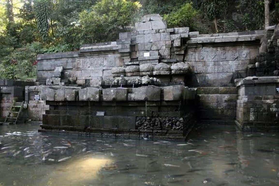Candi Jolotundo (Copy), 1. Candi Tikus, 2. Candi Jolotundo, 3. Candi Bajang Ratu, 4. Candi Kesiman, 5. Candi Jedong, 6. Candi Wringin Lawang, 7. Candi Brahu, 8. Candi Minak Jinggo, 9. Candi Kedaton