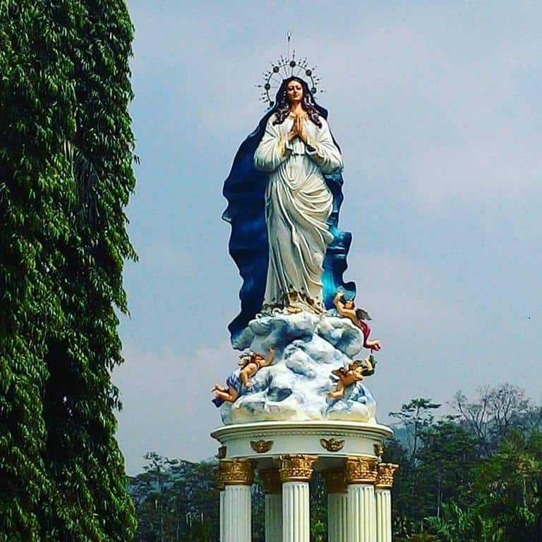 Gua Maria Kerep (Copy), 1. Museum Kereta Api Ambarawa, 2. Rawa Pening, 3. Fort Willem I, 4. Candi Gedong Songo, 5. Dusun Semilir, 6. Museum Palagan Ambarawa, 7. Kampung Kopi Banaran, 8. Gua Maria Kerep, 9. Kampung Rawa, 10. Eling Bening