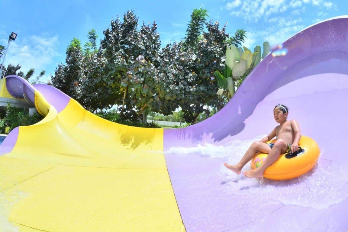Go! Wet (Copy), 1. Snow World International, 2. Go! Wet, 3. Waterboom Lippo Cikarang, 4. Taman Meikarta, 5. Rainbow Garden Harapan Indah, 6. Rainbow Adventure Park Jatirahayu, 7. Trans Snow World, 8. Lamtoro GoKart Bekasi, 9. Transera Waterpark, 10. Sirkus Waterplay