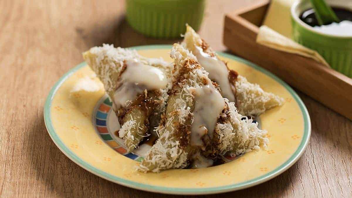 Lupis, 1. Bikang, 2. Kue Geti, 3. Mata Bagong, 4. Wingko Babat, 5. Onde-onde, 6. Pudak, 7. Kue Usus Ayam, 8. Kue Manco, 9. Getuk, 10. Lupis