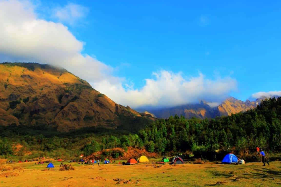 Lembah Ramma (Copy), 1. Lembah Baliem, 2. Lembah Ramma, 3. Lembah Kidang, 4. Ngarai Sianok, 5. Lembah Bukit Pangonan Dieng, 6. Lembah Bada, 7. Lembah Pantunan, 8. Lembah Sindoro, 9. Lembah Anai, 10. Lembah Harau