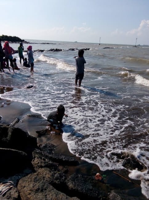 Pantai Cibugel, 1. Pantai Tirtamaya, 2. Pantai Balongan Indah, 3. Pantai Pulau Biawak, 4. Pantai Karang Song, 5. Pantai Glayem, 6. Pantai Cibugel, 7. Pantai Tiris Indramayu, 8. Pantai Eretan Wetan, 9. Pantai Panjiwa, 10. Pantai Mangrove