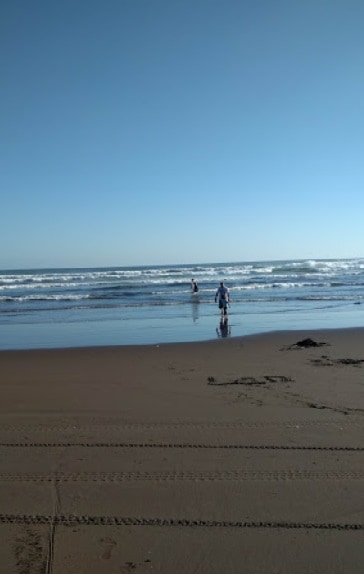 Pantai Eretan Wetan, 1. Pantai Tirtamaya, 2. Pantai Balongan Indah, 3. Pantai Pulau Biawak, 4. Pantai Karang Song, 5. Pantai Glayem, 6. Pantai Cibugel, 7. Pantai Tiris Indramayu, 8. Pantai Eretan Wetan, 9. Pantai Panjiwa, 10. Pantai Mangrove