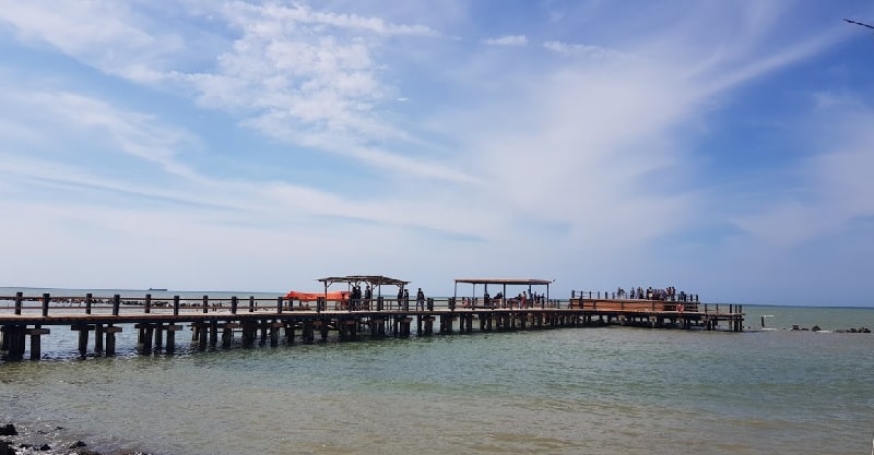 Pantai Tirtamaya, 1. Pantai Tirtamaya, 2. Pantai Balongan Indah, 3. Pantai Pulau Biawak, 4. Pantai Karang Song, 5. Pantai Glayem, 6. Pantai Cibugel, 7. Pantai Tiris Indramayu, 8. Pantai Eretan Wetan, 9. Pantai Panjiwa, 10. Pantai Mangrove