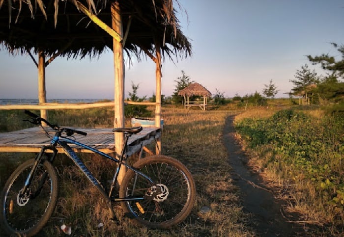 Pantai Tiris Indramayu, 1. Pantai Tirtamaya, 2. Pantai Balongan Indah, 3. Pantai Pulau Biawak, 4. Pantai Karang Song, 5. Pantai Glayem, 6. Pantai Cibugel, 7. Pantai Tiris Indramayu, 8. Pantai Eretan Wetan, 9. Pantai Panjiwa, 10. Pantai Mangrove