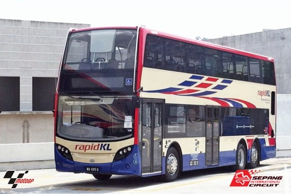 Rapid KL, 1. Beli Tiket Pesawat Promo, 2. Siapkan Penginapan, 3. Tiket Nonton Early Bird, 4. Transportasi, 5. Datang Lebih Pagi, 6. Sarapan Pagi, 7. Bawa Ear Plug atau Earphone, 8. Sedia Payung dan Jas Hujan, 9. Topi dan Kacamata Hitam
