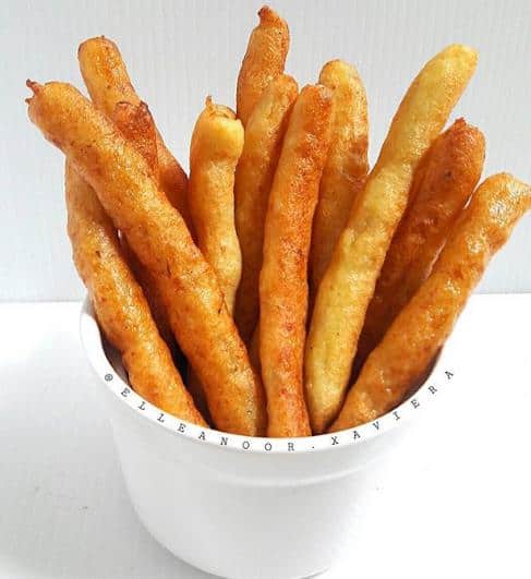 1. Tauco, 2. Roti Tan Keng Cu, 3. Kentang Stick, 4. Manisan dan Asinan Cianjur, 5. Mochi Khas Cianjur, 6. Roti Popon, 7. Tauco Cookies, 8. MaRiCi Putu Mayang