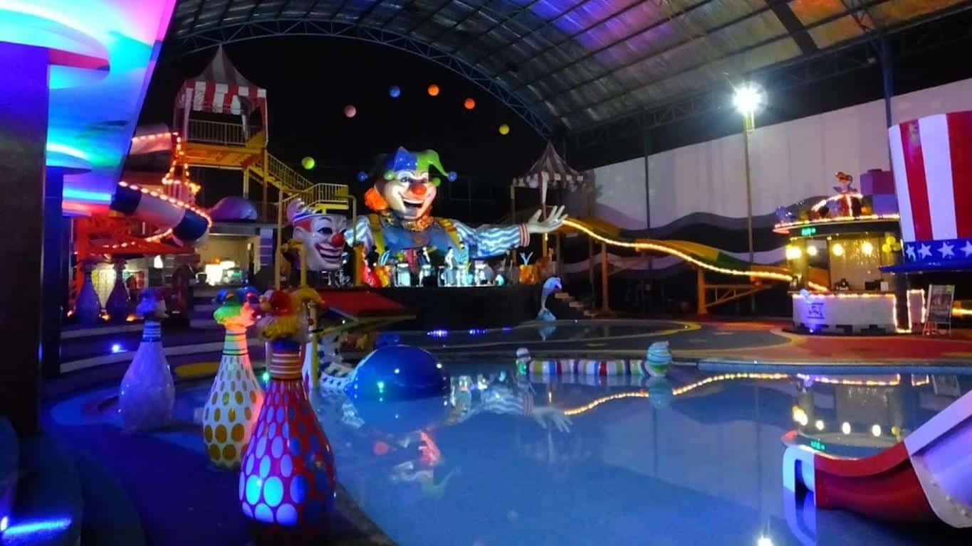 Sirkus Waterplay (Copy), 1. Snow World International, 2. Go! Wet, 3. Waterboom Lippo Cikarang, 4. Taman Meikarta, 5. Rainbow Garden Harapan Indah, 6. Rainbow Adventure Park Jatirahayu, 7. Trans Snow World, 8. Lamtoro GoKart Bekasi, 9. Transera Waterpark, 10. Sirkus Waterplay