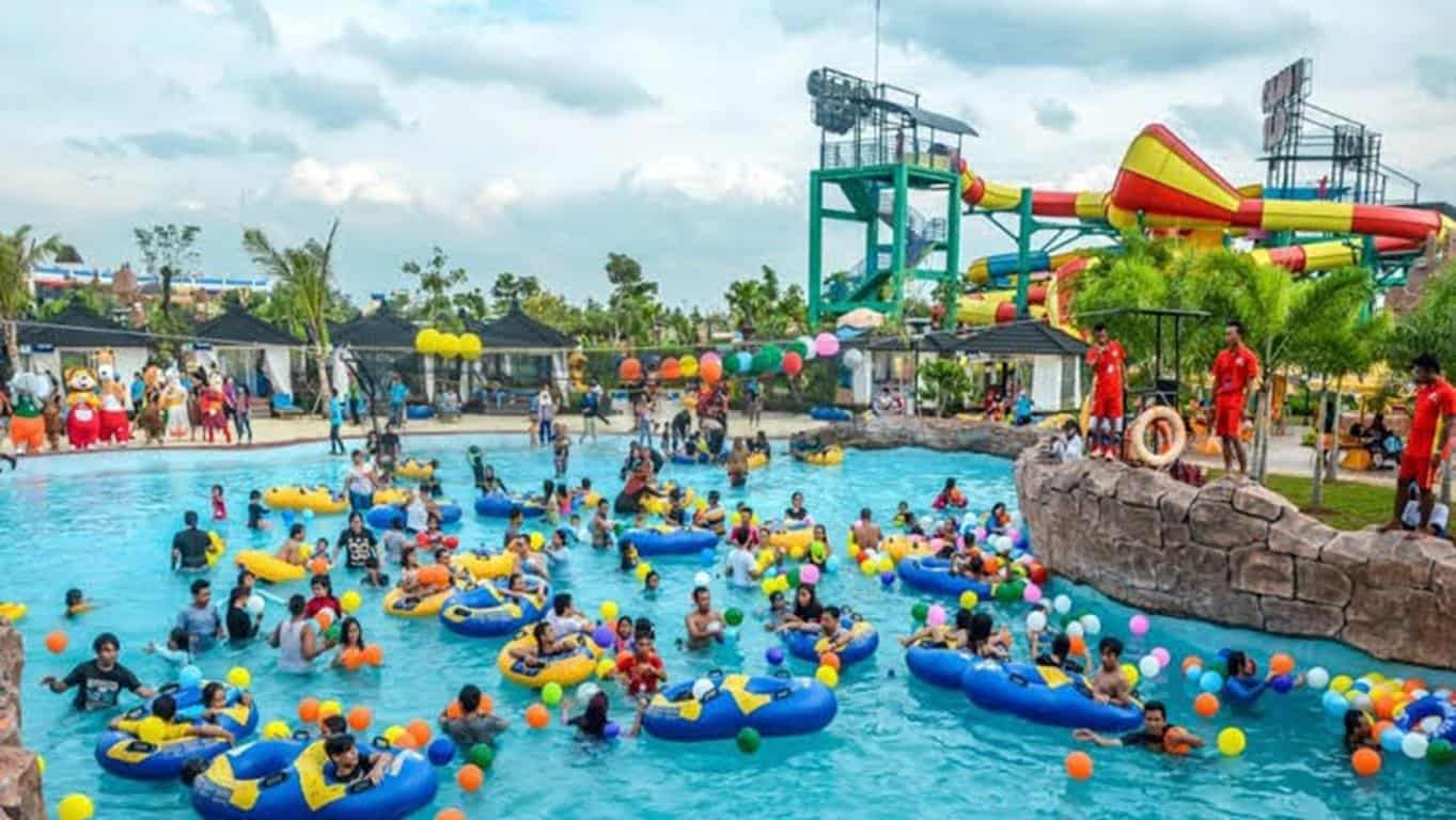 Transera Waterpark (Copy), 1. Snow World International, 2. Go! Wet, 3. Waterboom Lippo Cikarang, 4. Taman Meikarta, 5. Rainbow Garden Harapan Indah, 6. Rainbow Adventure Park Jatirahayu, 7. Trans Snow World, 8. Lamtoro GoKart Bekasi, 9. Transera Waterpark, 10. Sirkus Waterplay
