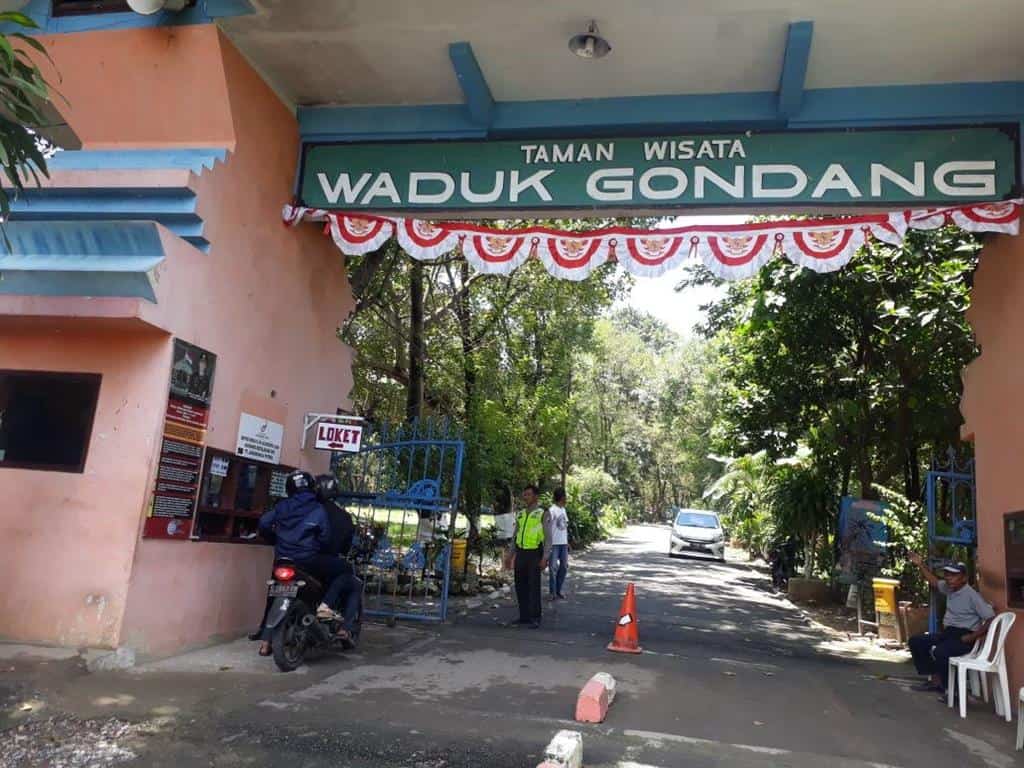 Waduk Gondang (Copy), 1. Wisata Bahari Lamongan (WBL), 2. Tlogo Sadang, 3. Alun-Alun Lamongan, 4. Waduk Gondang, 5. Pemandian Air Panas Brumbung, 6. WEGO Lamongan, 7. Istana Gunung Mas 27, 8. Museum Sunan Drajat, 9. Masjid Agung Lamongan, 10. Pantai Kutang