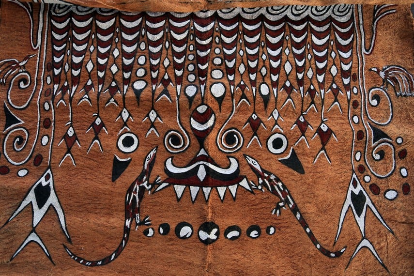 1. Koteka, 2. Batik Cendrawasih, 4. Lukisan Kulit Kayu, 5. Noken, 6. Ikan Asar, 7. Keripik Keladi