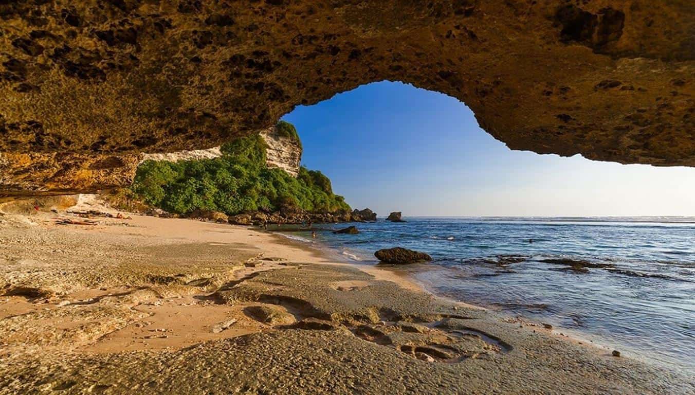 Pantai Suluban