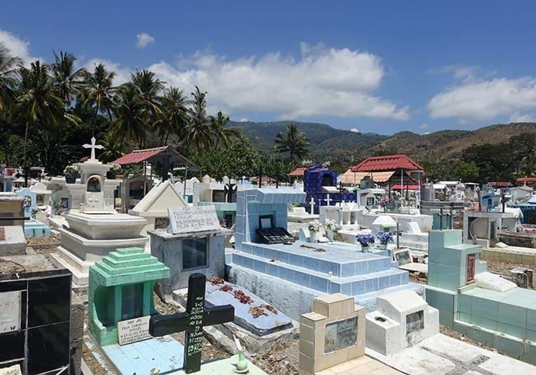 Pemakaman Santa Cruz, 1. Cristo Rei, 2. Gunung Ramelau, 3. Pulau Jaco, 4. Taman Nasional Nino Konis Santana, 5. Tasi Tolu, 6. Pemandian Air Panas Marobo, 7. Pemakaman Santa Cruz, 8. Pulau Atauro, 9. Penjara Ai Pelo, 10. Pasar Tais
