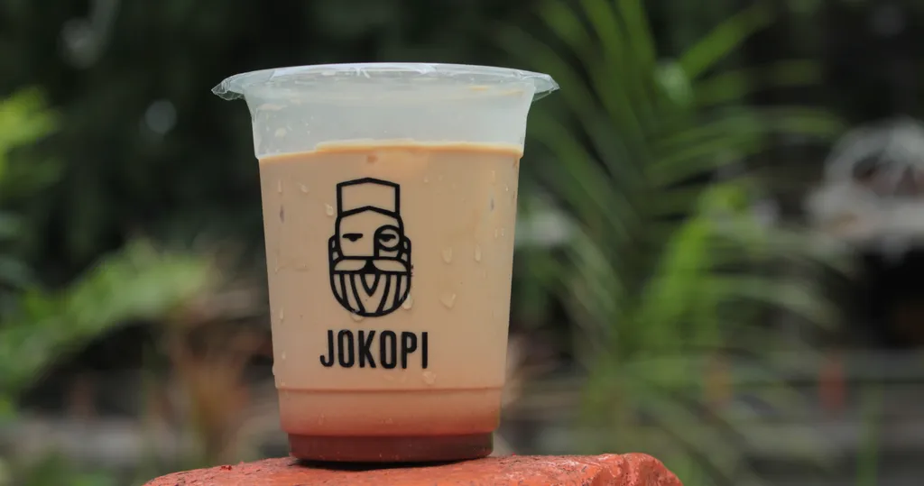 Es Kopi Susu Arum Manis, 1. Es Kopi Susu Blusukan, 2. Es Kopi Susu Arum Manis, 3. Es Kopi Susu Pisang, 4. Es Pisang Susu Krim, 5. Es Kopi Susu Arang, 6. Es Kopi Susu Karamel, 7. Es Stroberi Krim, 8. Es Kawista, 9. Kroisang, 10. Es Yoes