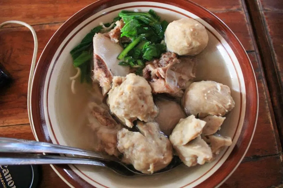 Sop Ceker Bakso, 1. Bakso Rusuk Ori, 2. Bakso Rusuk Super, 3. Bakso Beranak Jumbo, 4. Bakso Lava, 5. Bakso Rusuk Hotplate Jablay, 6. Ricebowl Blackpepper, 7. Sop Ceker Bakso, 8. Mie Ayam Bakso, 9. Bakso Buaya, 10. Bakso Bambu Bakar
