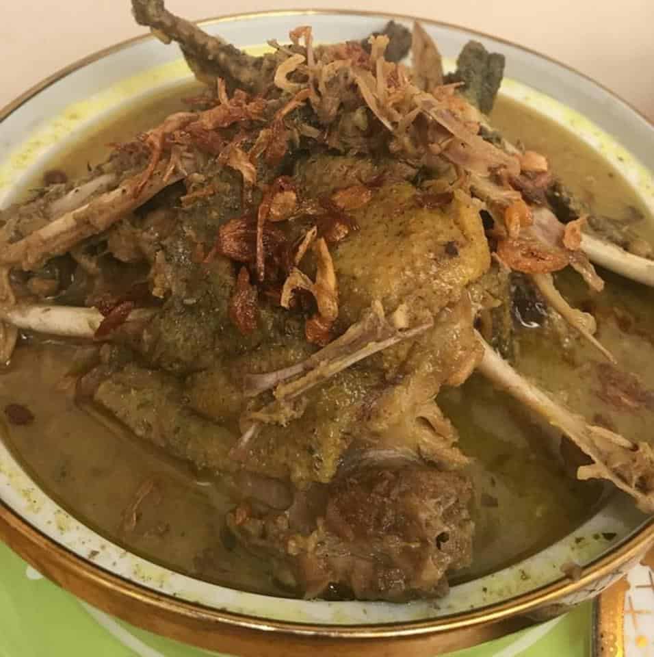 Opor Bebek, 1. Gecok Kambing, 2. Opor Bebek, 3. Soto Esto, 4. Sate Sapi Suruh, 5. Ronde Sekoteng, 6. Gethuk Kethek, 7. Pecel Keong, 8. Singkong Keju, 9. Enting-Enting Gepuk, 10. Gudeg Koyor