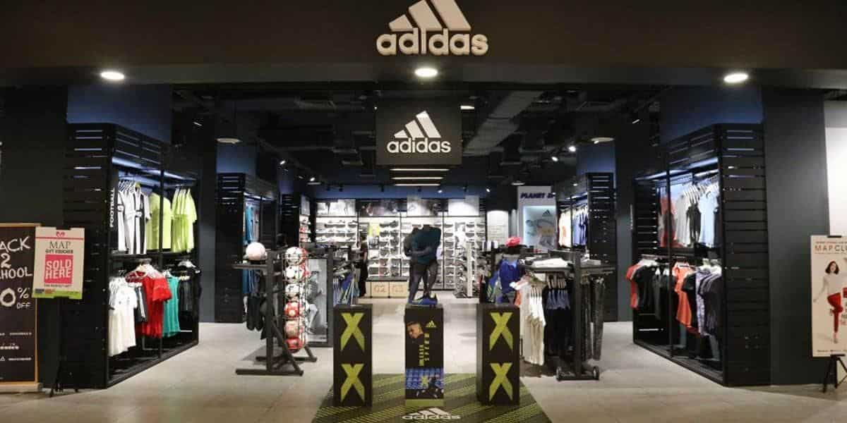 Adidas, 1. Istana Sepatu, 2. Sport Station, 3. Grutty Shoes &amp; Bags, 4. Ncrsport Bandung, 5. House of Donatello, 6. Bradley's Footwear, 7. Brodo, 8. Adidas, 10. Geoff Max Footwear, 11. Saint Barkley