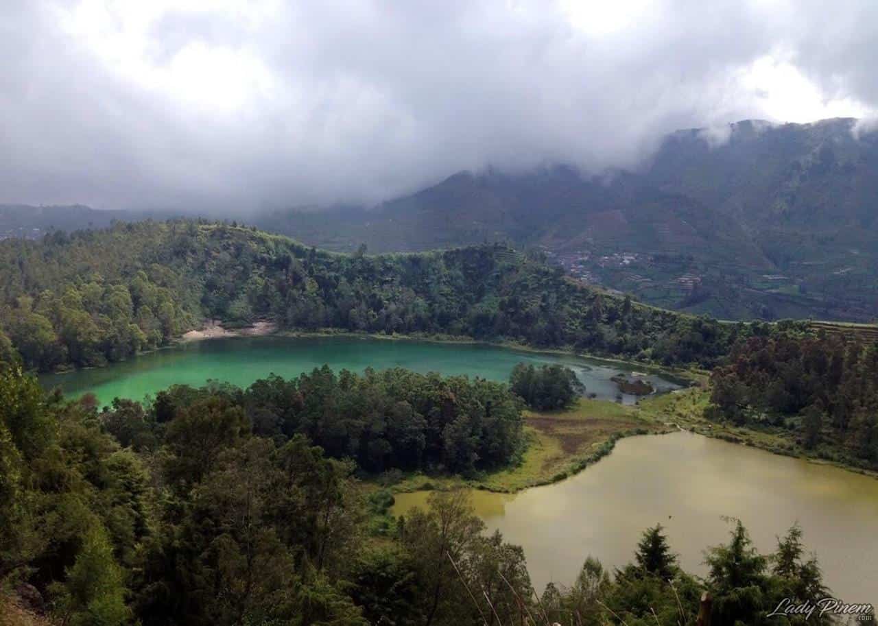 Dataran Tinggi Dieng, 1. Candi Borobudur, 2. Lawang Sewu, 3. Keraton Kasunanan Surakarta Hadiningrat, 4. Umbul Ponggok, 5. Dataran Tinggi Dieng, 6. Taman Nasional Karimunjawa, 7. Gua Petruk, 8. Benteng Van Der Wijck, 9. Pantai Suwuk, 10. Ketep Pass