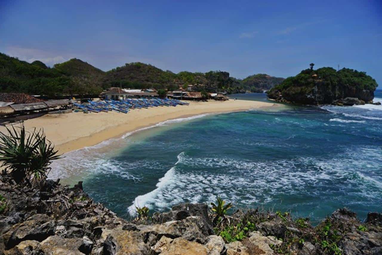 Pantai Drini, 1. Pantai Slili, 2. Pantai Baron, 3. Pantai Seruni, 4. Pantai Gesing, 5. Pantai Drini, 6. Pantai Pok Tunggal, 7. Pantai Indrayanti, 8. Pantai Muncar, 9. Pantai Wediombo, 10. Pantai Timang