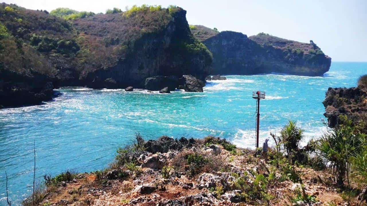 Pantai Gesing, 1. Pantai Slili, 2. Pantai Baron, 3. Pantai Seruni, 4. Pantai Gesing, 5. Pantai Drini, 6. Pantai Pok Tunggal, 7. Pantai Indrayanti, 8. Pantai Muncar, 9. Pantai Wediombo, 10. Pantai Timang