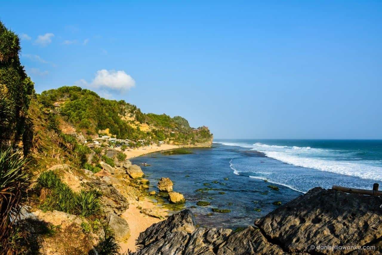Pantai Pok Tunggal, 1. Pantai Slili, 2. Pantai Baron, 3. Pantai Seruni, 4. Pantai Gesing, 5. Pantai Drini, 6. Pantai Pok Tunggal, 7. Pantai Indrayanti, 8. Pantai Muncar, 9. Pantai Wediombo, 10. Pantai Timang