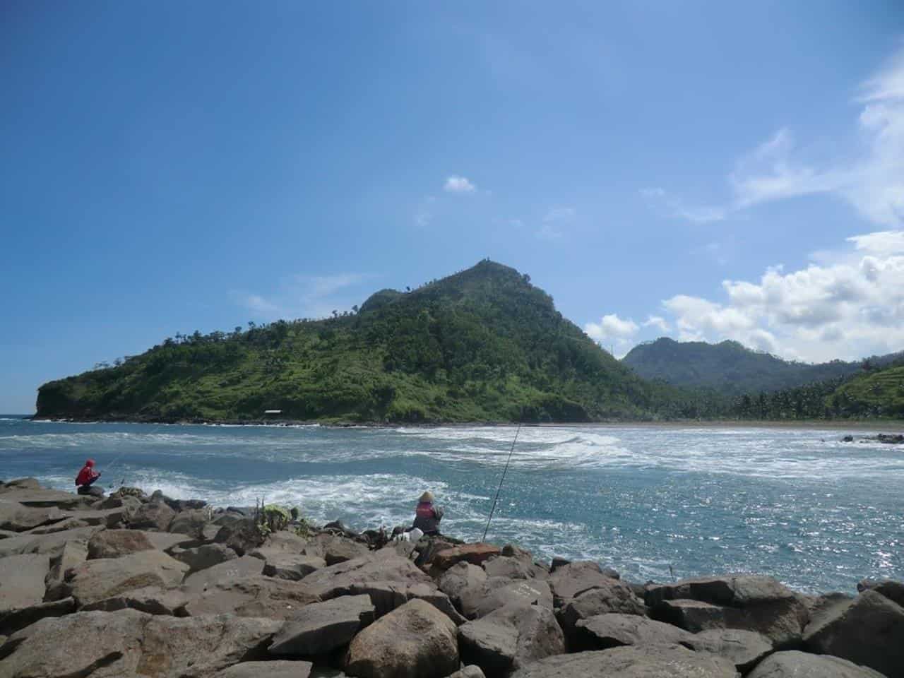 Pantai Suwuk, 1. Candi Borobudur, 2. Lawang Sewu, 3. Keraton Kasunanan Surakarta Hadiningrat, 4. Umbul Ponggok, 5. Dataran Tinggi Dieng, 6. Taman Nasional Karimunjawa, 7. Gua Petruk, 8. Benteng Van Der Wijck, 9. Pantai Suwuk, 10. Ketep Pass