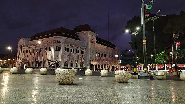 Titik Nol Kilometer Jogja, 1. Tugu Yogyakarta, 2. Benteng Vredeburg, 3. Pasar Beringharjo, 4. Titik Nol Kilometer Jogja, 5. Taman Pintar Yogyakarta, 6. Museum Sonobudoyo, 7. Masjid Gedhe Kauman, 8. Keraton Yogyakarta, 9. Taman Sari, 10. Alun-Alun Kidul Yogyakarta