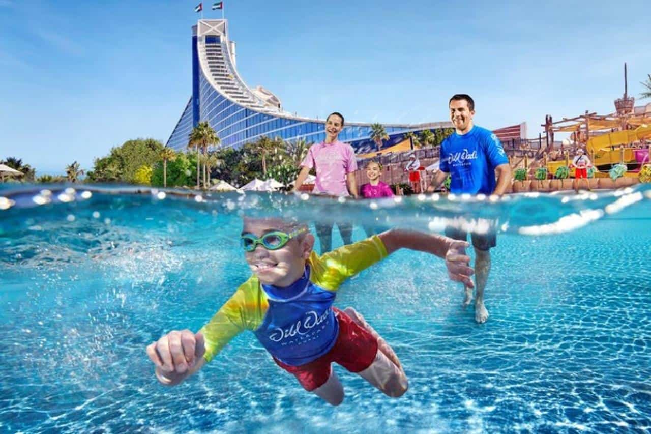 Wild Wadi Waterpark, 1. Burj Khalifa, 2. Air Mancur Dubai, 3. Al Bastakiya (Dubai Lama), 4. Dubai Miracle Garden, 5. Dubai Desert Safari, 6. Dubai Frame, 7. Wild Wadi Waterpark, 8. Pantai Jumeirah, 9. Dubai Gold Souk, 10. Dubai Museum