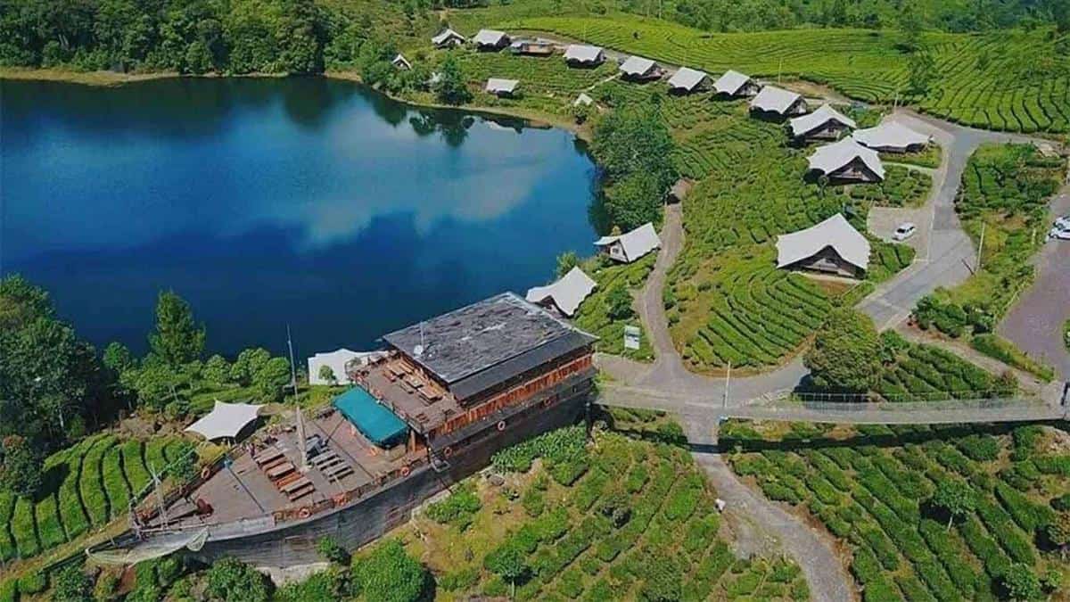 tempat wisata di Bandung_Glamping Lakeside Rancabali, Kawasan Bandung Kota, Kawasan Lembang, Kawasa Dago dan Bandung Utara, Kawasan Cimahi dan Bandung Barat, Kawasan Soreang dan Ciwidey, Kawasan Pangalengan