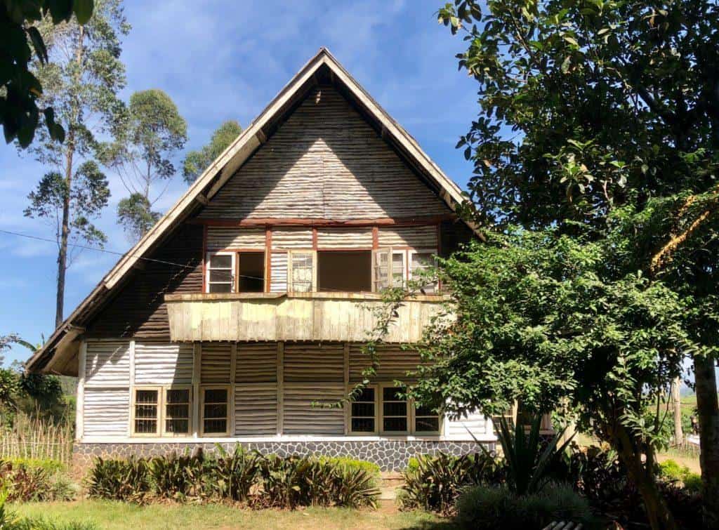 tempat wisata di Bandung_Rumah Pengabdi Setan, Kawasan Bandung Kota, Kawasan Lembang, Kawasa Dago dan Bandung Utara, Kawasan Cimahi dan Bandung Barat, Kawasan Soreang dan Ciwidey, Kawasan Pangalengan