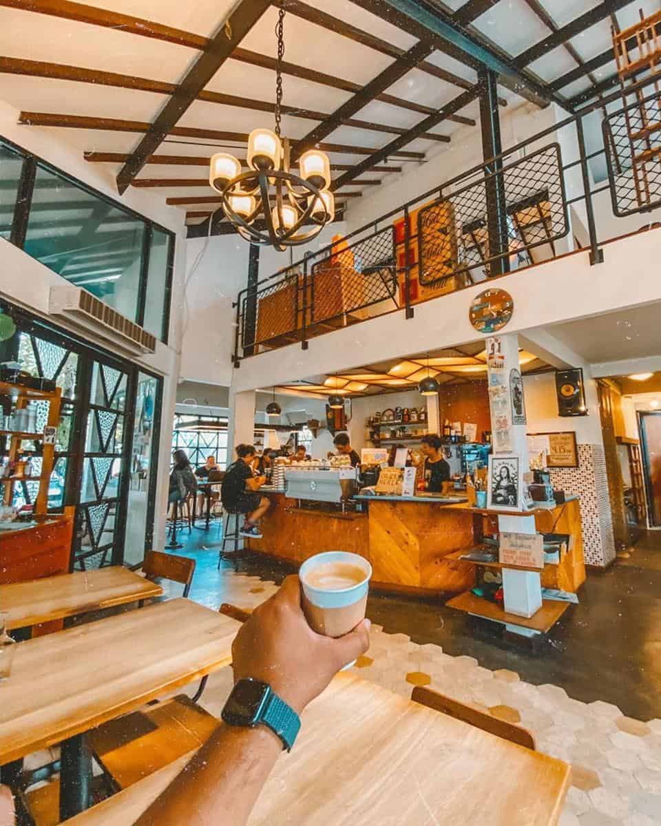 1. Coffee Cartel, 2. Recolta Cafe, 3. The Bare Bottle Kuta, 4. Hanaka Coffee, 5. Full Circle, Expat. Roasters, 6. Milu by Nook, 7. Hungry Bird, 8. Satu Satu Coffee Company, 9. The Moose Espresso Bar, 10. Revive Cafe