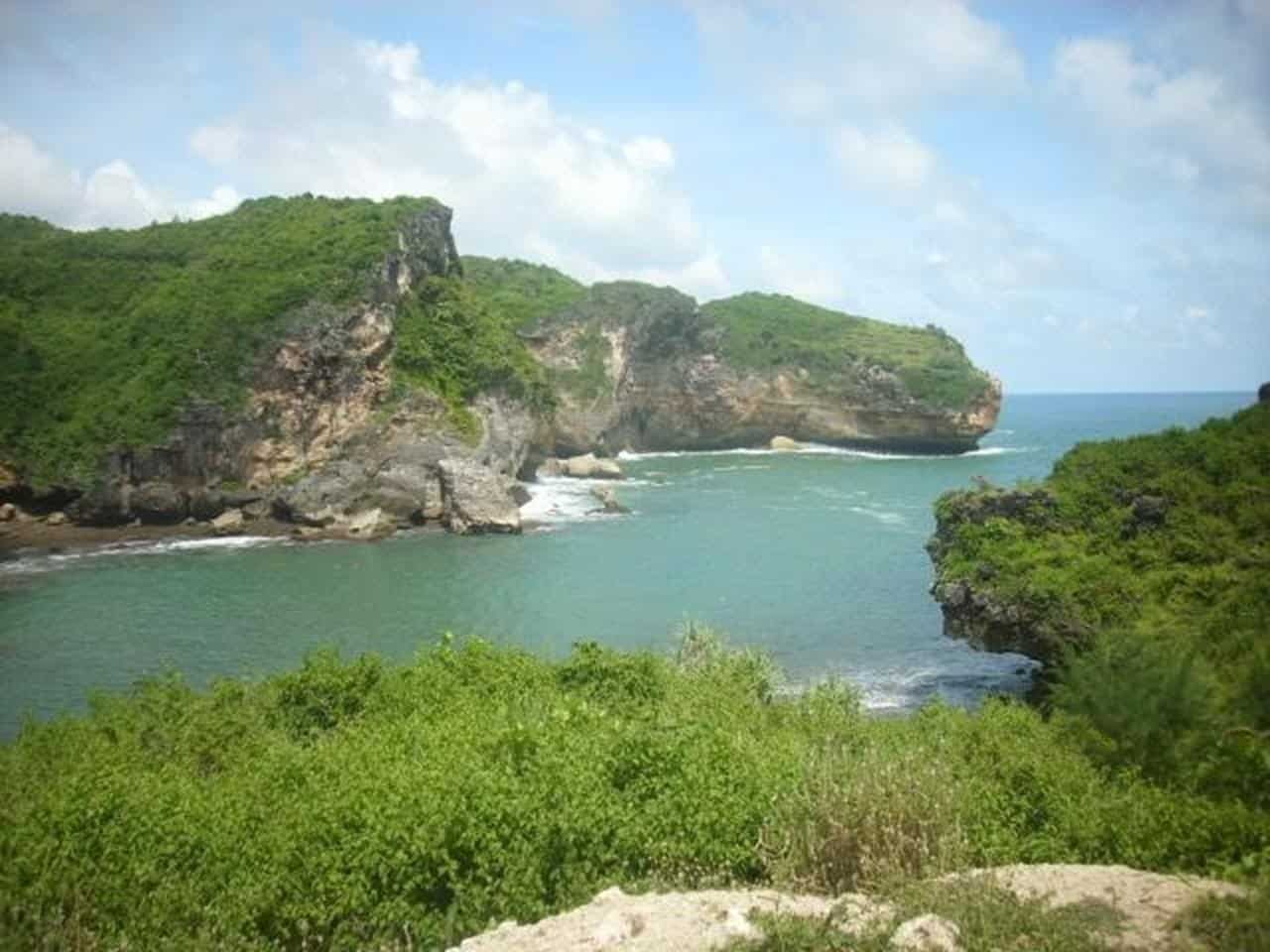 Pantai Muncar, 1. Pantai Slili, 2. Pantai Baron, 3. Pantai Seruni, 4. Pantai Gesing, 5. Pantai Drini, 6. Pantai Pok Tunggal, 7. Pantai Indrayanti, 8. Pantai Muncar, 9. Pantai Wediombo, 10. Pantai Timang
