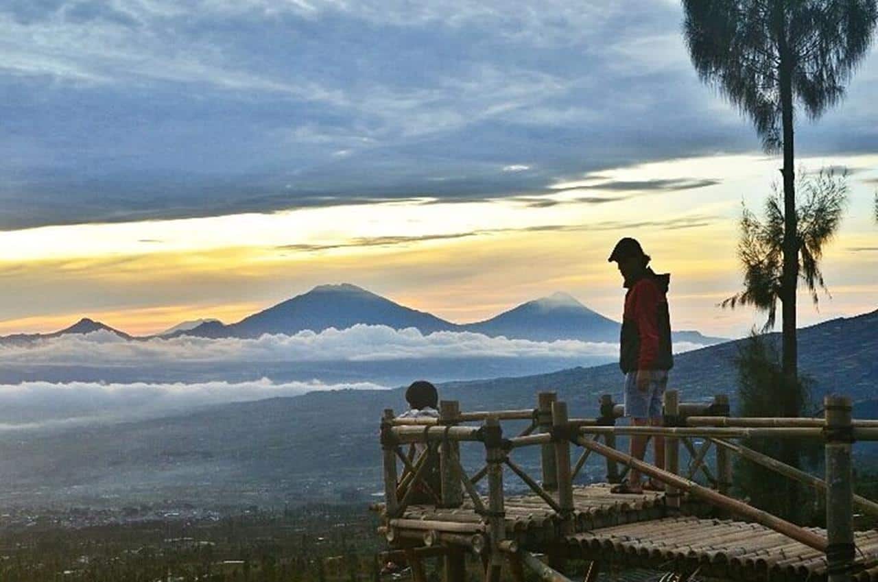 Mijil Loka, 1. Embung Kledung, 2. Hutan Pinus Sigrowong, 3. Posong Kledung, 4. Alam Sewu, 5. Sedengkeng Pass, 6. Mijil Loka, 7. Curug Titang, 8. Bukit Sikendil, 9. Candi Pringapus, 10. Gunung Sindoro