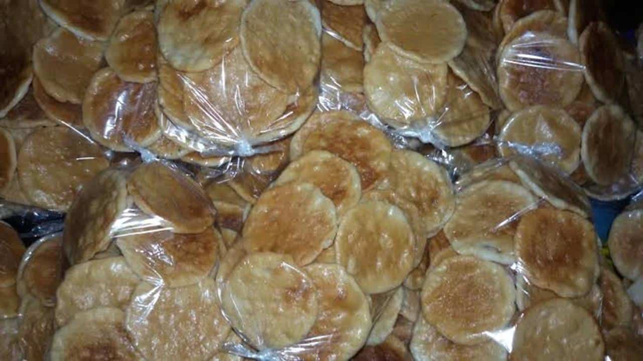 Opak Ketan, 1. Tahu Sumedang, 2. Salak Bongkok, 3. Ubi Cilembu, 4. Opak Ketan, 5. Sawo Citali, 6. Emplod Sumedang, 7. Sale Pisang, 8. Oncom Sumedang, 9. Asinan Sukasari, 10. Jeruk Cikoneng