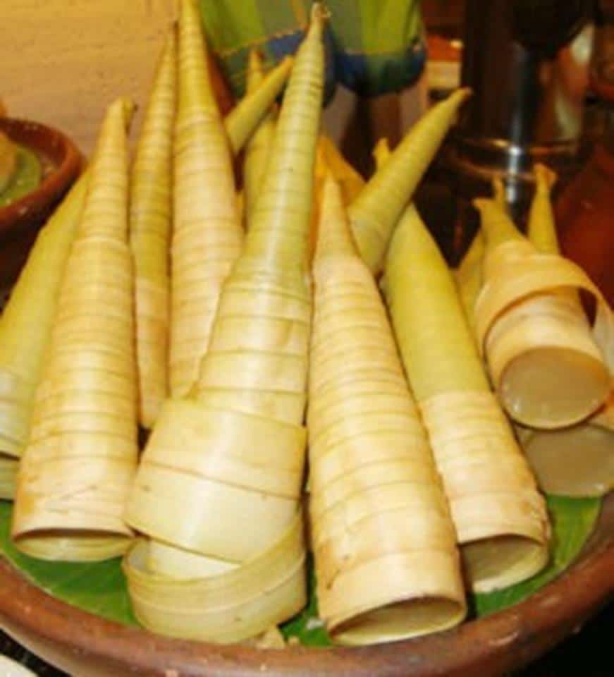 Dumbek, 2. Dumbek, 3. Gemblong, 5. Kecap Laron, 6. Ikan Asap, 7. Legen Siwalan, 8. Batik Gedog