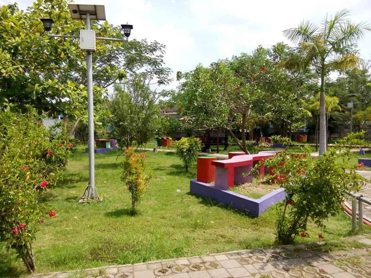Hutan Kota Kalidoro, 1. Air Terjun Tedunan, 2. Kedung Perahu, 3. Bukit Pandang Ki Santamulya, 4. Goa Wareh, 5. Hutan Pinus Gunungsari, 6. Hutan Kota Kalidoro, 7. Puncak Arga Pesona, 8. Air Terjun Lorodan Semar, 9. Goa Pancur, 10. Desa Wisata Jrahi