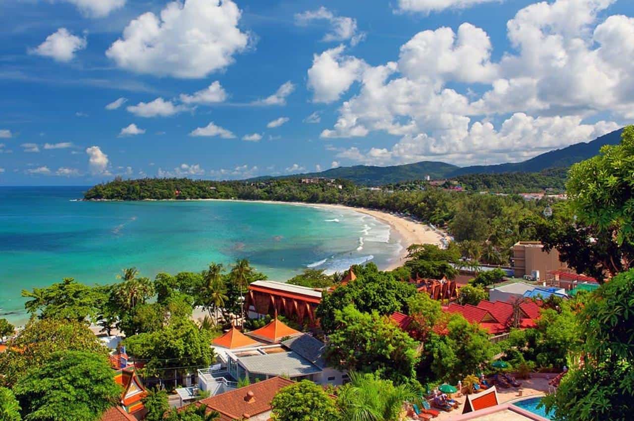 Kata Beach, Phuket, 1. Pantai Patong, Phuket, 2. Thong Nai Pan Noi, Koh Phangan, 3. Pantai Railay, 4. Long Beach, Koh Lanta, 5. Pantai Lamai, Koh Samui, 6. Pantai Nai Harn, Phuket, 7. Kata Beach, Phuket, 9. Teluk Maya, Koh Phi Phi, 9. Pantai Hua Hin, Hua Hin, 10. Pantai Sairee, Koh Tao