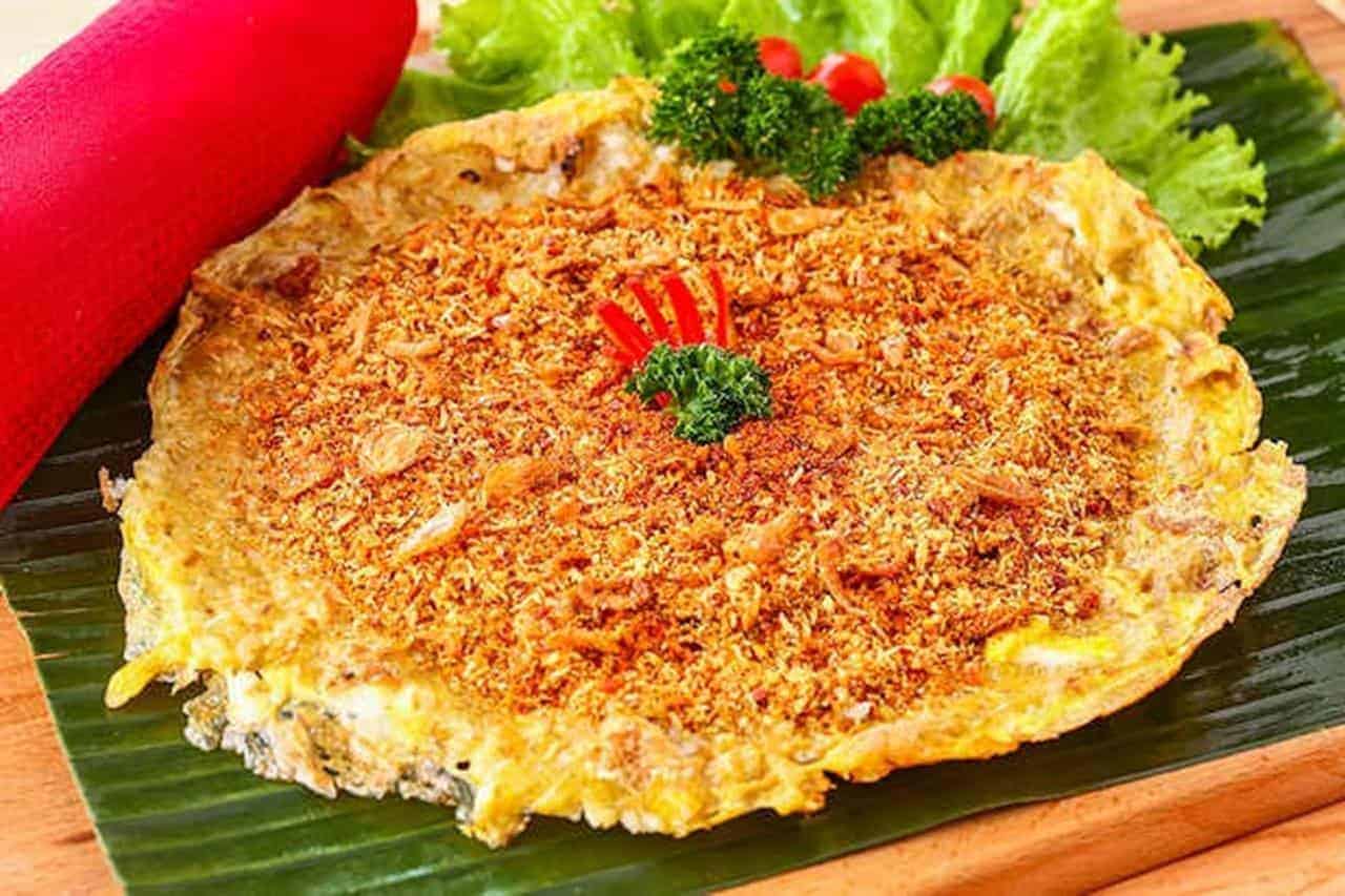 Kerak Telor , 1. Kerak Telor, 2. Nasi Uduk, 3. Gado-Gado, 4. Semur Jengkol, 5. Soto Betawi, 6. Ketoprak, 7. Roti Buaya, 8. Kue Cucur, 9. Sayur Babanci, 10. Bir Pletok