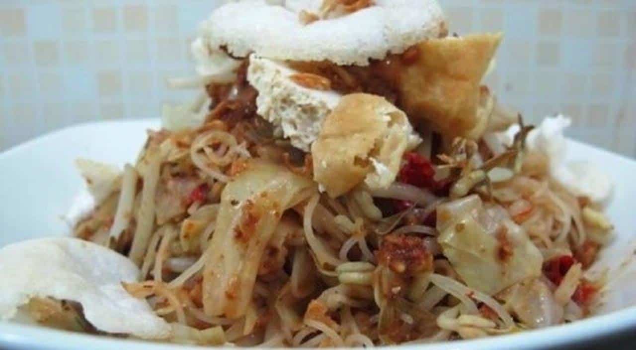 Ketoprak, 1. Kerak Telor, 2. Nasi Uduk, 3. Gado-Gado, 4. Semur Jengkol, 5. Soto Betawi, 6. Ketoprak, 7. Roti Buaya, 8. Kue Cucur, 9. Sayur Babanci, 10. Bir Pletok