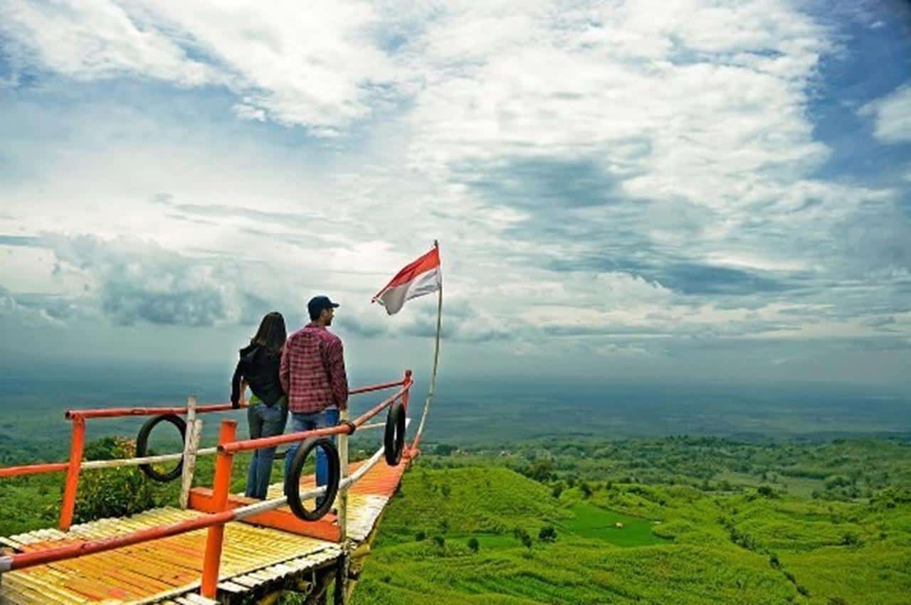 Puncak Arga Pesona, 1. Air Terjun Tedunan, 2. Kedung Perahu, 3. Bukit Pandang Ki Santamulya, 4. Goa Wareh, 5. Hutan Pinus Gunungsari, 6. Hutan Kota Kalidoro, 7. Puncak Arga Pesona, 8. Air Terjun Lorodan Semar, 9. Goa Pancur, 10. Desa Wisata Jrahi