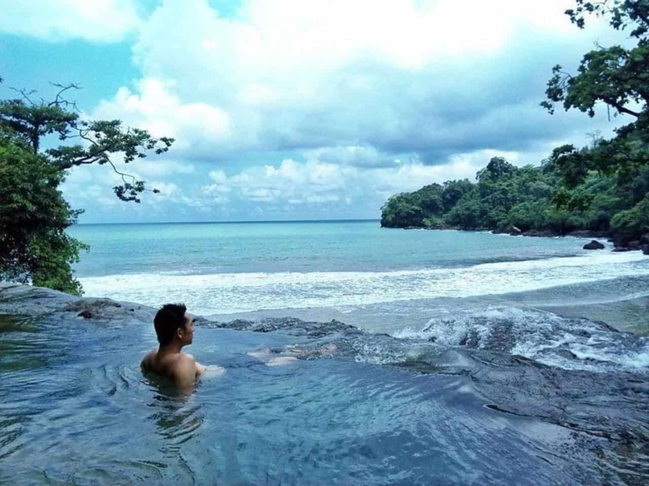Pantai Banyu Anjlok, 1. Pantai Ngliyep, 2. Pantai Bajul Mati, 3. Pantai Goa Cina, 4. Pantai Watu Leter, 5. Pantai Lenggoksono, 6. Pantai Mbehi, 7. Pantai Kondang Buntung, 8. Pantai Banyu Anjlok, 9. Pantai Tiga Warna, 10. Pantai Balekambang