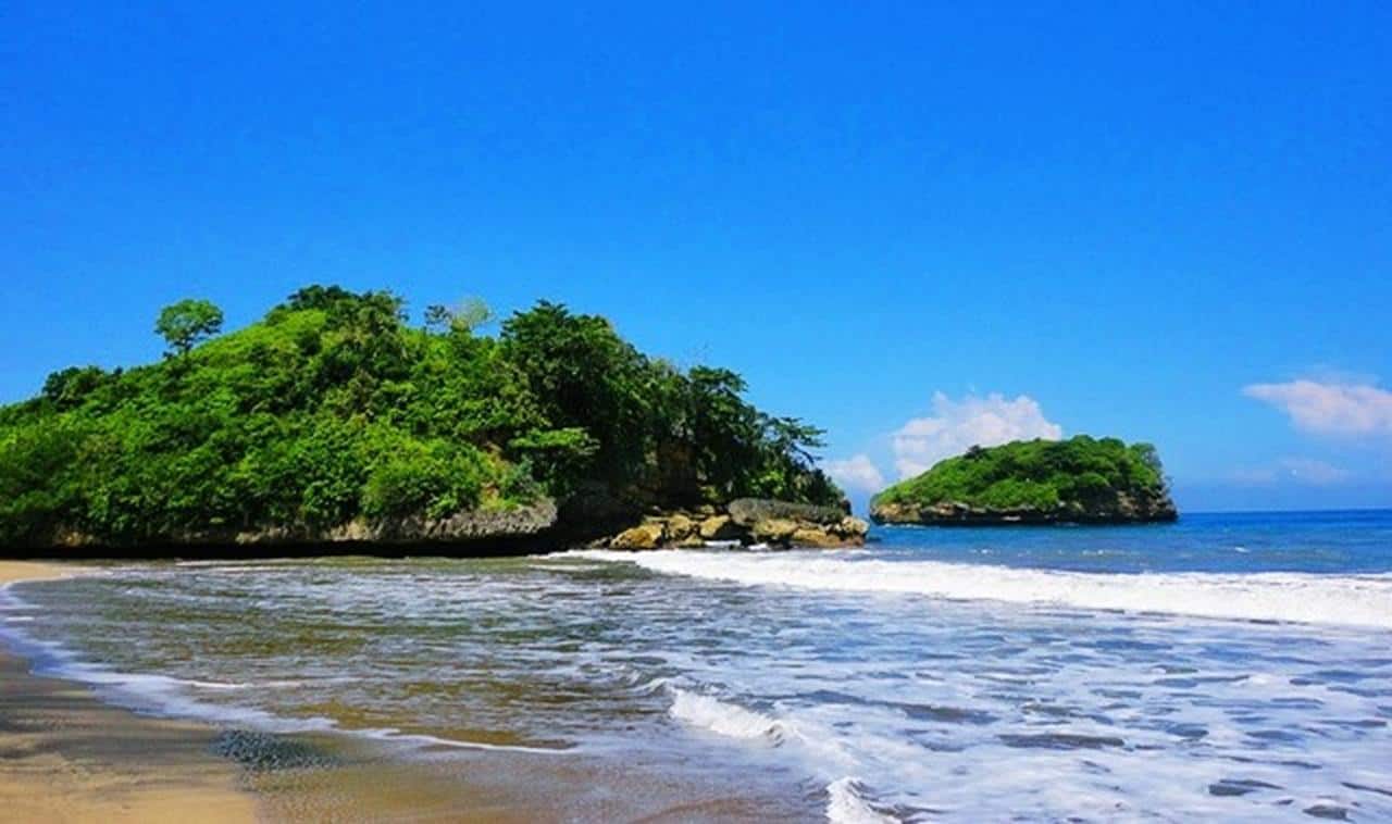 Pantai Bajul Mati, 1. Pantai Ngliyep, 2. Pantai Bajul Mati, 3. Pantai Goa Cina, 4. Pantai Watu Leter, 5. Pantai Lenggoksono, 6. Pantai Mbehi, 7. Pantai Kondang Buntung, 8. Pantai Banyu Anjlok, 9. Pantai Tiga Warna, 10. Pantai Balekambang