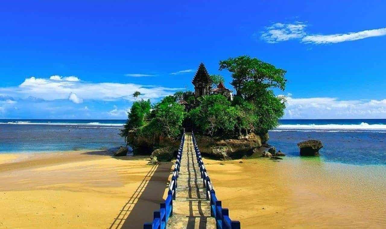 Pantai Balekambang, 1. Pantai Ngliyep, 2. Pantai Bajul Mati, 3. Pantai Goa Cina, 4. Pantai Watu Leter, 5. Pantai Lenggoksono, 6. Pantai Mbehi, 7. Pantai Kondang Buntung, 8. Pantai Banyu Anjlok, 9. Pantai Tiga Warna, 10. Pantai Balekambang