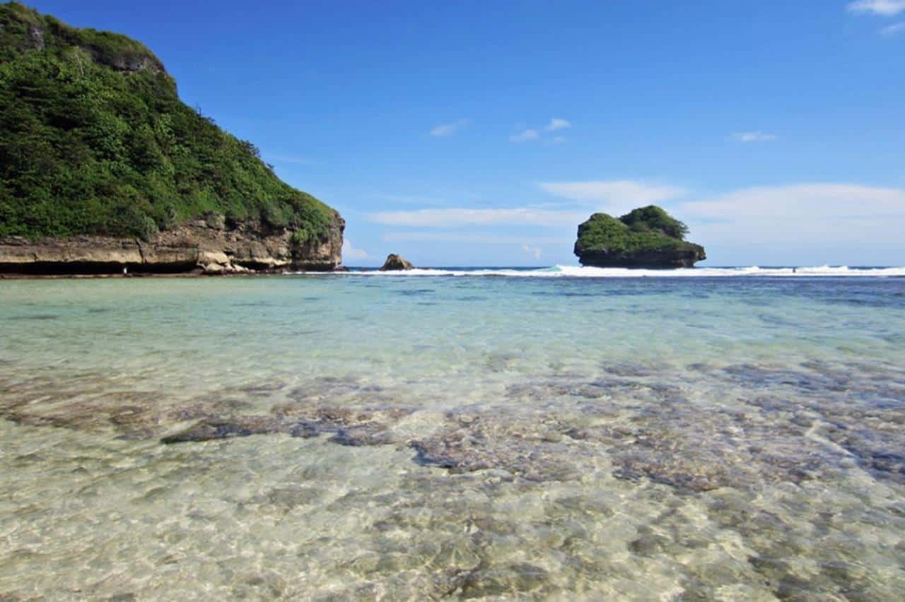 Pantai Goa Cina, 1. Pantai Ngliyep, 2. Pantai Bajul Mati, 3. Pantai Goa Cina, 4. Pantai Watu Leter, 5. Pantai Lenggoksono, 6. Pantai Mbehi, 7. Pantai Kondang Buntung, 8. Pantai Banyu Anjlok, 9. Pantai Tiga Warna, 10. Pantai Balekambang