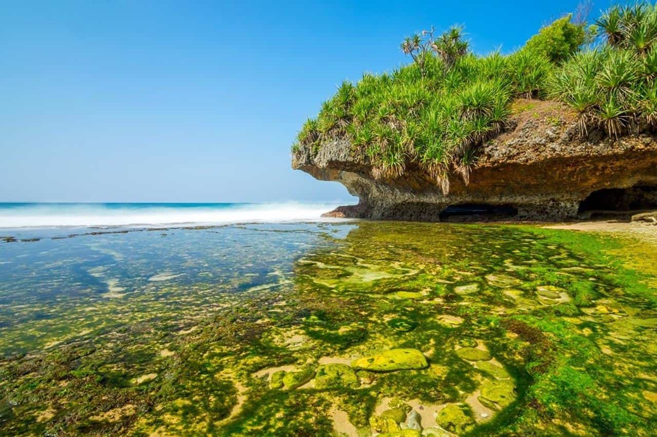 Pantai Krakal, 1. Pantai Indrayanti, 2. Pantai Drini, 3. Pantai Slili, 4. Pantai Parangtritis, 5. Pantai Greweng, 6. Pantai Sundak, 7. Pantai Krakal, 8. Pantai Siung, 9. Pantai Timang, 10. Pantai Glagah