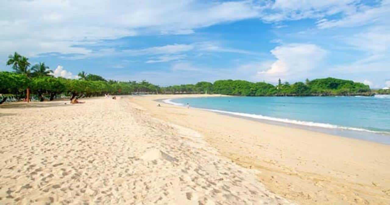 Pantai Nusa Dua, 1. Pantai Nusa Dua, 2. Pantai Segara Samuh, 3. Pantai Sawangan, 4. Pantai Geger, 5. Pantai Gunung Payung, 6. Pantai Mengiat, 7. Pantai Tanjung Benoa, 8. Water Blow, 9. Pulau Peninsula, 10. Museum Pasifika Bali